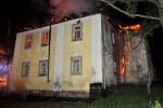 FOTO: Faru v Brtníkách zachvátily plameny