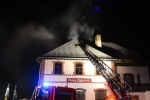 Požár zachvátil ve čtvrtek v noci penzion Elizabeth v Harrachově