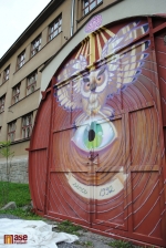 Odhalení malby na vratech waldorské školy v Semilech