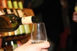 FOTO: Na zámku v Lomnici vychutnávali moravské víno