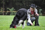 Den psích sportů v Rudníku - semilská Monika Rezlerová s Keysi při ukázce dogdancingu