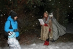 Předvánoční setkání ve vrchlabském zámeckém parku Se stříbrnou rolničkou za vánoční písničkou