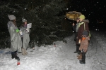 Předvánoční setkání ve vrchlabském zámeckém parku Se stříbrnou rolničkou za vánoční písničkou