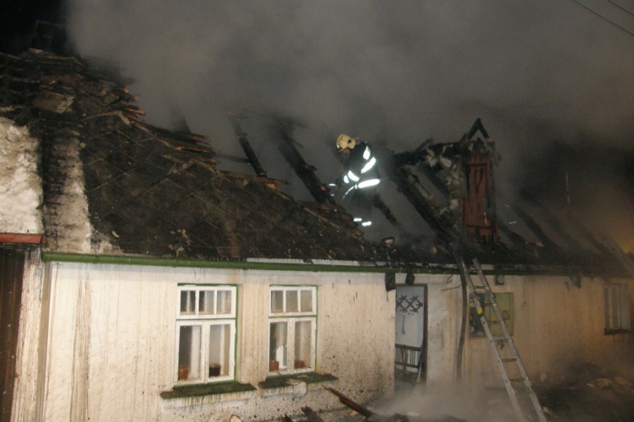 Požár rodinného domu v Levínské Olešnici