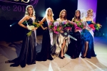 Medailistky Miss a další oceněné dívky - zleva Bergmanová, Kotyzová, Červinková, Langrová a Burdysová
