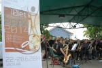 Koncert Big Bandu ZUŠ Karla Halíře a Musikschule Baunatal na náměstí T. G. Masaryka ve Vrchlabí