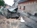 Nehoda v Jenišovicích, při které auto s pěti lidmi narazilo do rodinného domu
