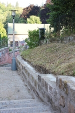 Opravené zeď v uličce Svěrácká brána