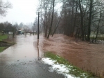Situace na řece Olešce v Košťálově v sobotu dopoledne