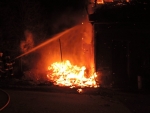 Dům v Železném Brodě zachvátil požár, podezření je na úmyslné zapálení