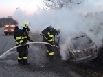 Nehoda a požár auta osobního auta v obci Nechálov u Turnova