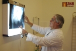 Georgios Karadzos při práci v semilské nemocnici