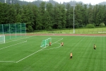 Vyzkoušení hřiště s umělým povrchem nového stadionu ve Vejsplaších ve Vrchlabí