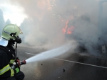 Požár kamionu naloženého láhvemi s pivem na silnici R10 v Příšovicích
