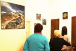 Vernisáž výstavy obrazů Radky Kuželové ve vrchlabském hotelu Labuť