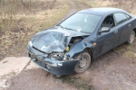Nehoda Mazdy 323 ve směru od Levínské Olešnice na Novou Paku
