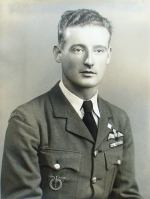 Svatební portrét LK v uniformě RAF, březen 1944, New York