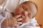 Posledním miminkem z turnovské porodnice je Tomáš Cee
