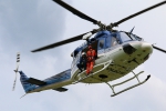 Taktické cvičení složek IZS, jejímž námětem byl nácvik přepravy kynologů s využitím vrtulníku