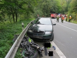 Nehoda motorkáře s osobním autem u Železného Brodu