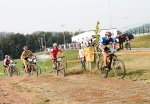 Finálový závod Krkonošského poháru cyklistů v areálu Vejsplachy ve Vrchlabí