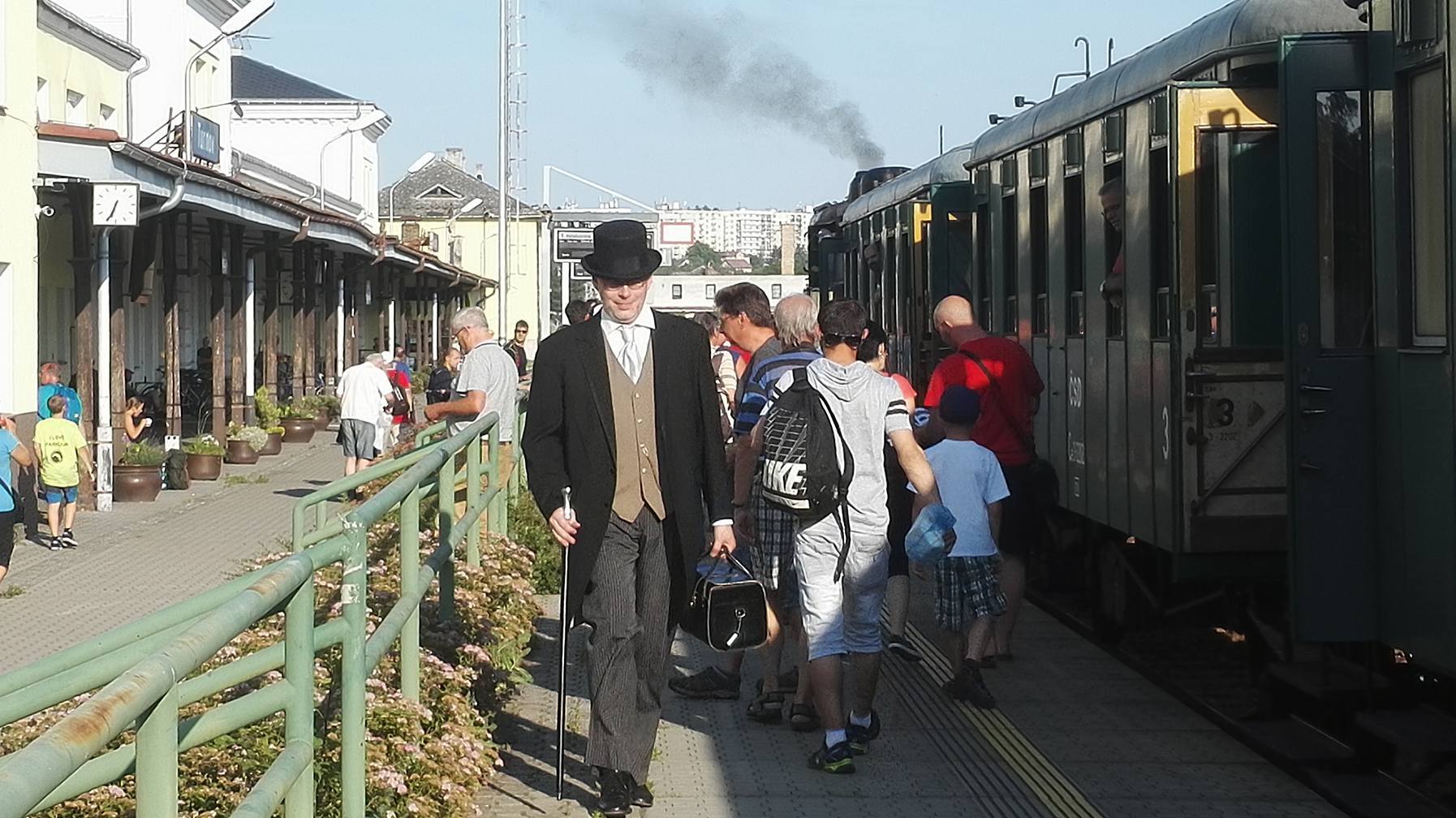 Zastávka parního vlaku v Turnově<br />Autor: Rudolf Kojak