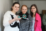 Návštěva žaček Střední školy Lomnice nad Popelkou ve firmě Kovap vyrábějící plechové hračky