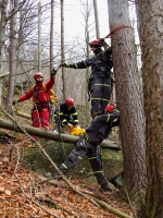 Teoretický i praktický výcvik hasičů-lezců z Libereckého kraje