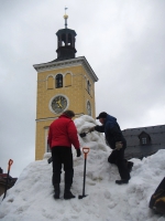 Začátek stavby sněhového Krakonoše na jilemnickém náměstí