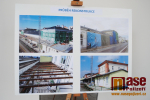 Panely připomínající rekonstrukci budovy turnovského nádraží