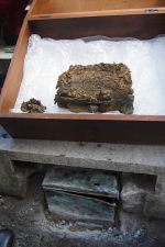 Vyzvednutí historické schránky z pomníku F. L. Riegra v Semilech