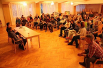 Diskuze v sále SUPŠ ve Skálově ulici v Turnově