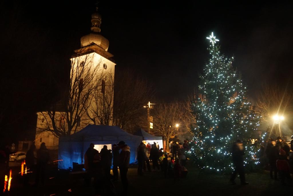 Rozsvícení vánočního stromu v Bozkově 2018