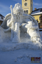 Sněhová socha Krakonoše na jilemnickém náměstí