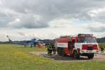 Cvičení hasičů na letišti v Lomnici nad Popelkou