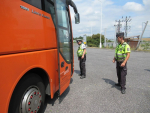 Dopravně bezpečnostní akce zaměřená na kontroly autobusů a nákladních vozidel