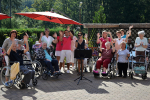 Seniorům v Domově důchodců v Rokytnici nad Jizerou zazpívala populární zpěvačka Magda Malá