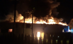 Požár tovární haly v Roztokách u Jilemnice