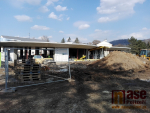 Průběh stavby školky Treperka v Semilech v březnu 2021