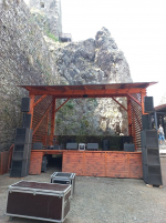 Nové podium na hradě Trosky