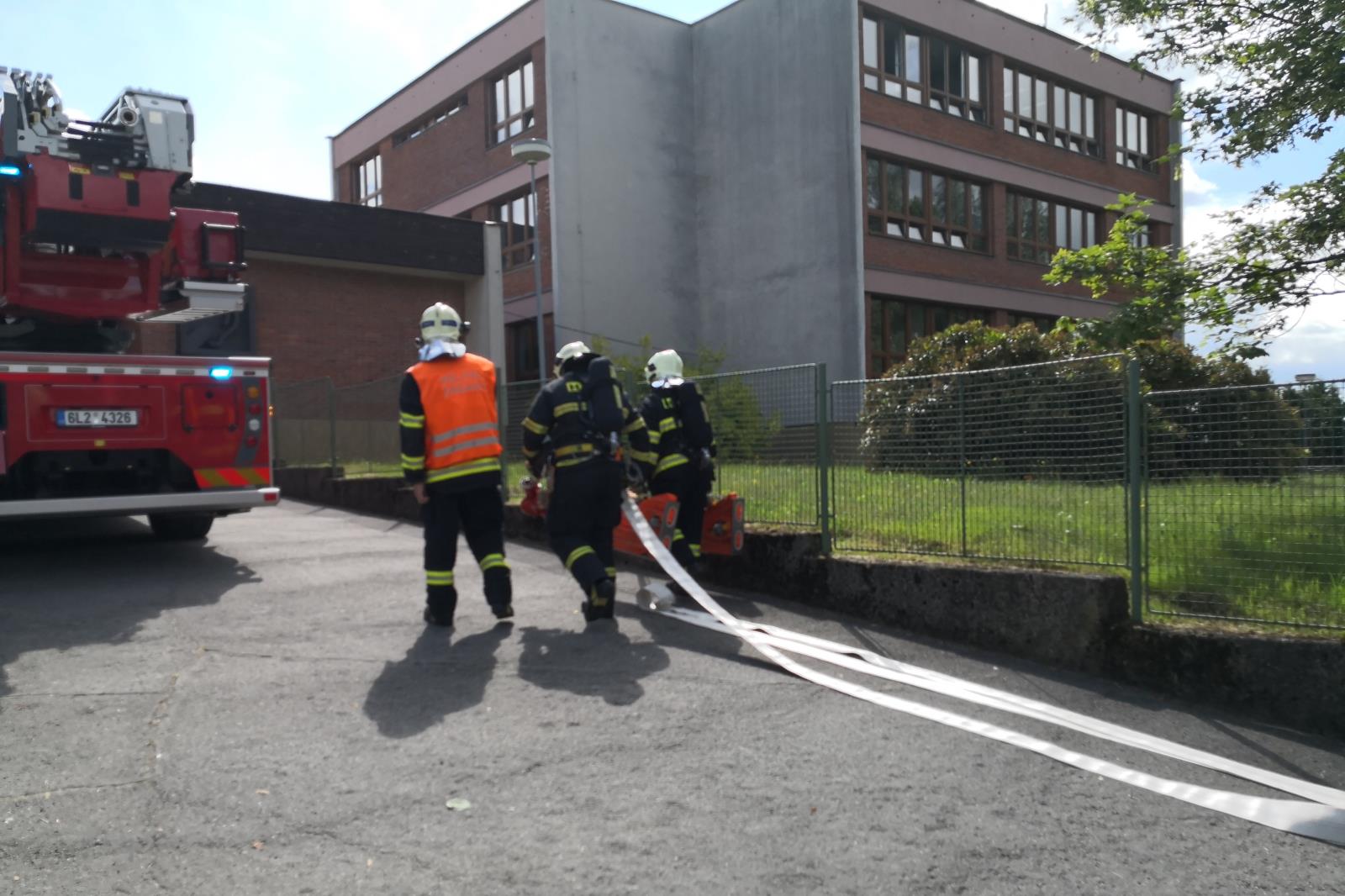 Cvičení hasičů na základní škole Liberec<br />Autor: HZS Libereckého kraje