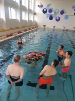 Speciální školení pro plavčíky, kteří slouží na koupališti v Maškově zahradě v Turnově