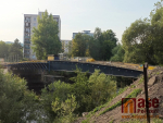 Stavba mostu v Jatecké ulici v Semilech v srpnu 2022