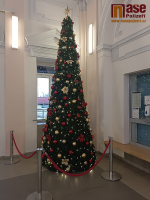 Vánoční strom na turnovském nádraží