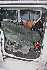 Dodávkové vozidlo Renault Trafic, jehož posádka je podezřelá ze spáchání majetkové trestné činnosti