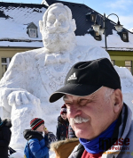 FOTO: Jilemnické náměstí zdobí sněhová socha hraběte Harracha