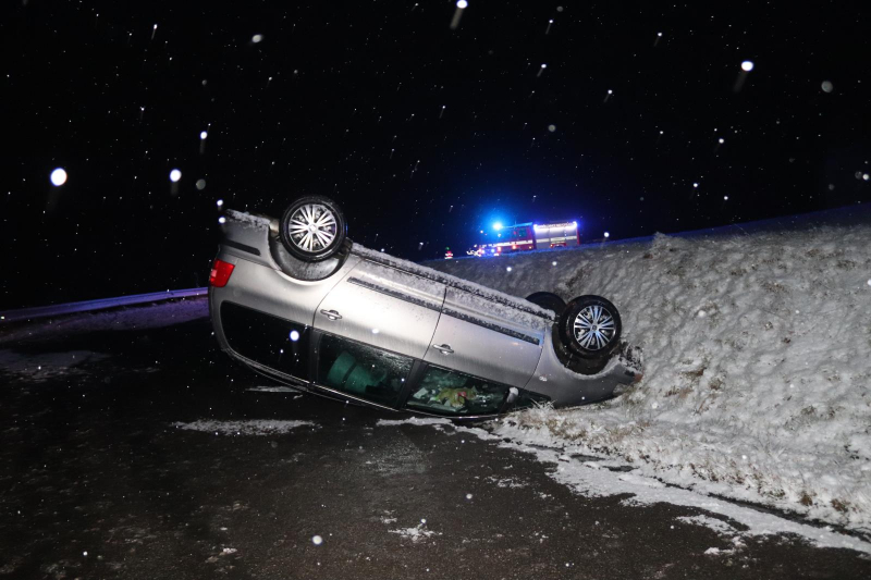 Nehoda na čerstvém sněhu v Košťálově