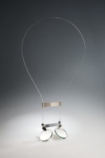 Výstava V plné formě/ Průřez současným českým šperkem