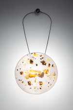 Výstava V plné formě/ Průřez současným českým šperkem