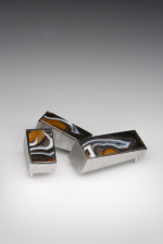 Výstava V plné formě/ Průřez současným českým šperkem